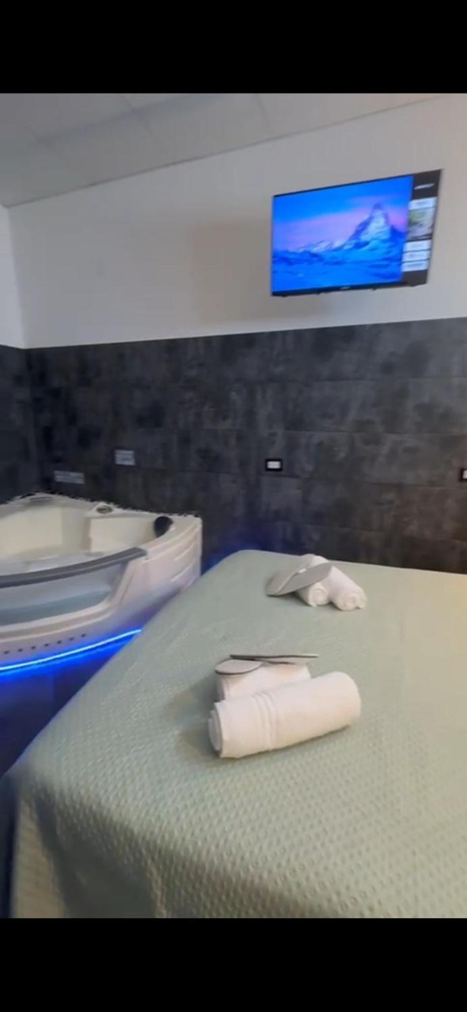Casa Di Vincenzo Bed & Breakfast Napoli Bagian luar foto