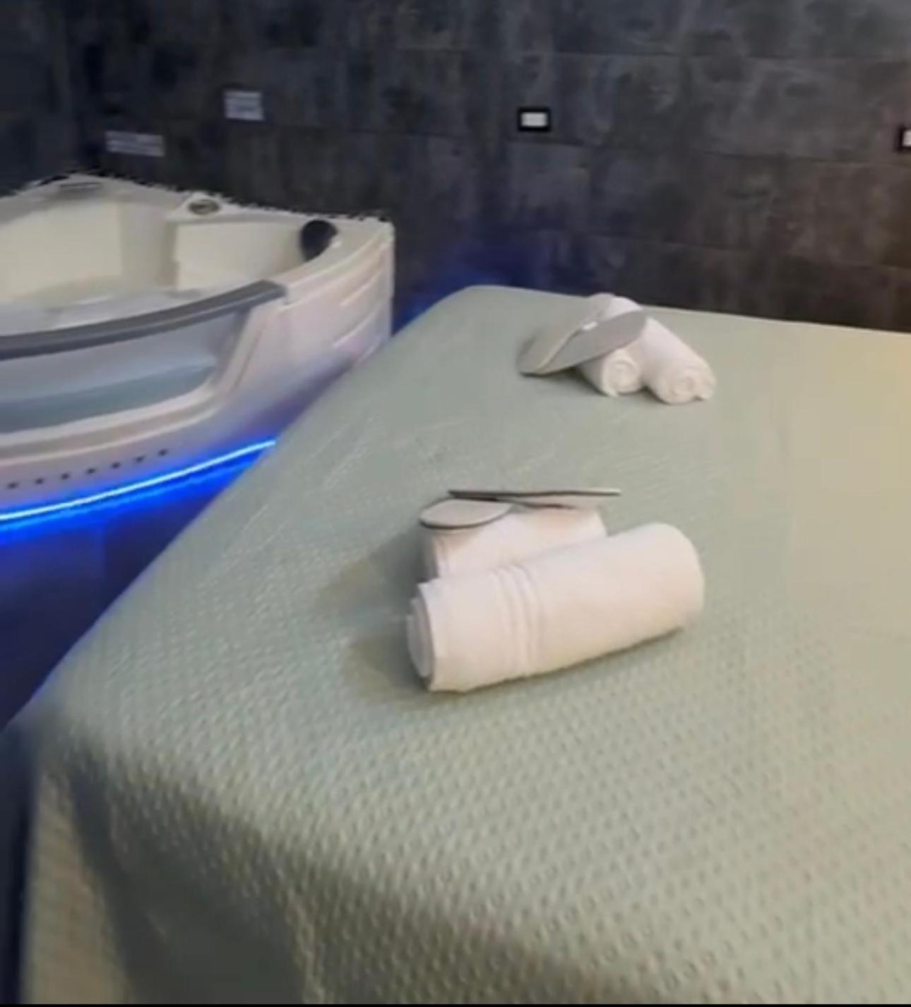 Casa Di Vincenzo Bed & Breakfast Napoli Bagian luar foto